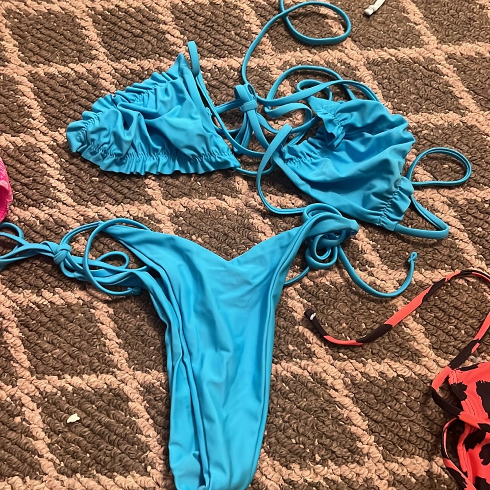 Swimsuit bundle - Picture 11 of 16